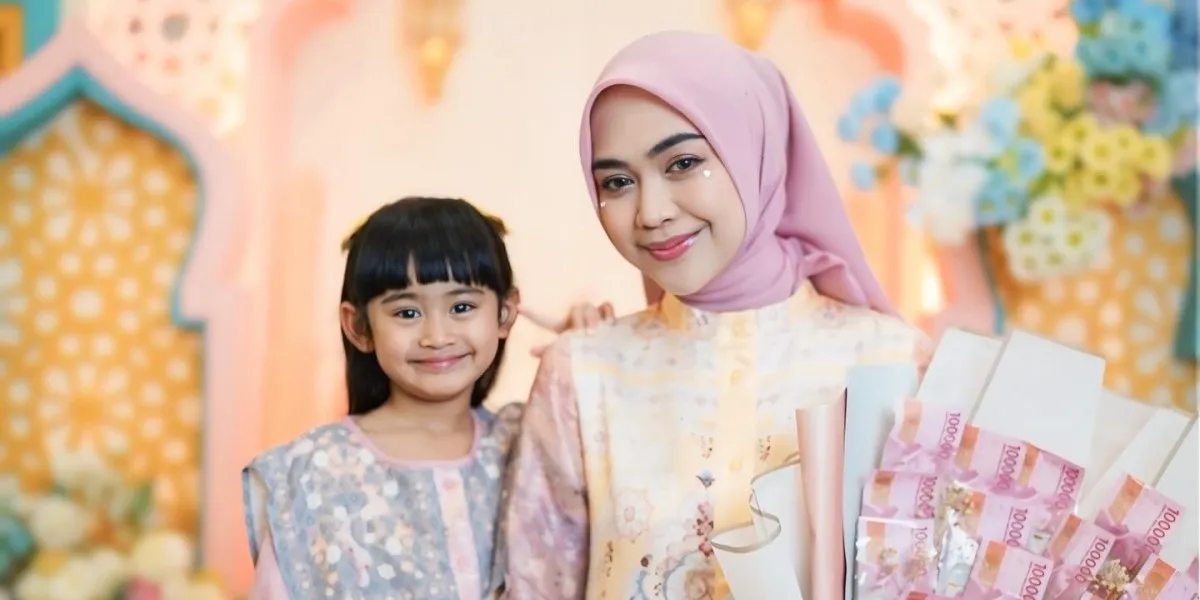 Ria Ricis Celebrates Eid Without Family, Still Warm Together with Moana
