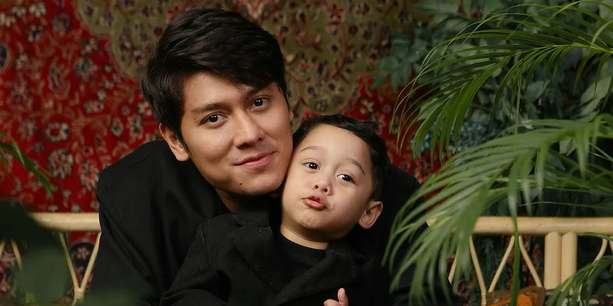 Rizky Billar is Happy with the Growth and Development of His Son Abang L Exceeding Expectations, Reveals Myths About Premature Children
