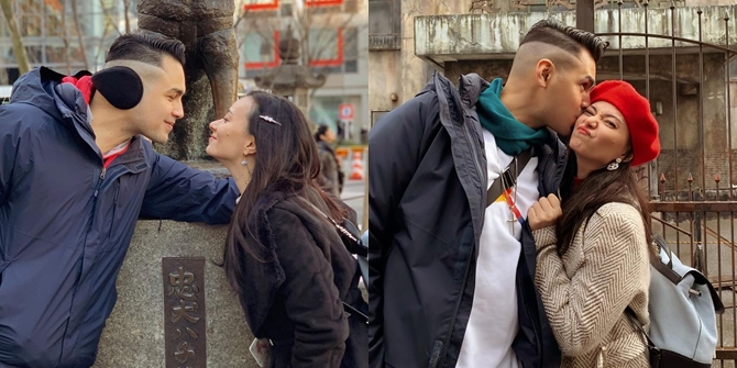 15 Romantic Photos of Asmirandah and Jonas Rivanno in Japan: Cute Hugs and Kisses, Loving Gaze, and Cleaning Up the Mess