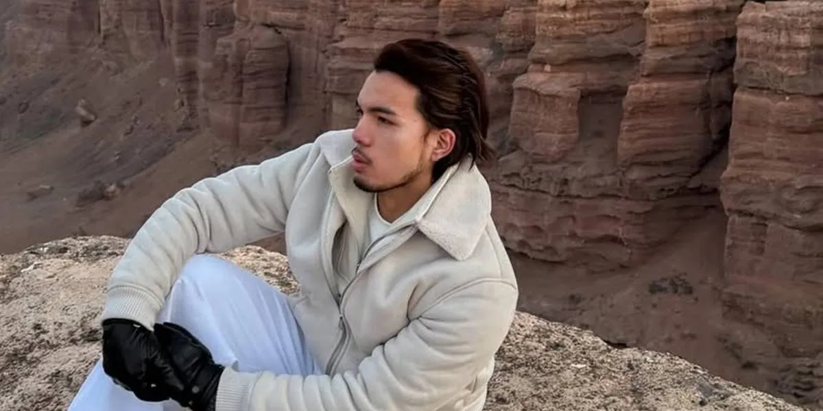 Saaih Halilintar at Charyn Canyon National Park, Promising to Protect His Younger Siblings