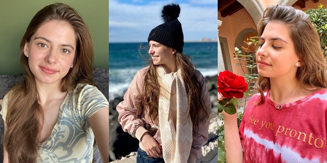 A Series of Dulce Maria's Portraits from 'Carita de Angel' at the Age of 26, Showcasing Her Natural Beauty Without Make-up