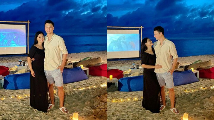 A Series of Intimate Photos of Titi Kamal and Christian Sugiono Watching a Private Film by the Beach