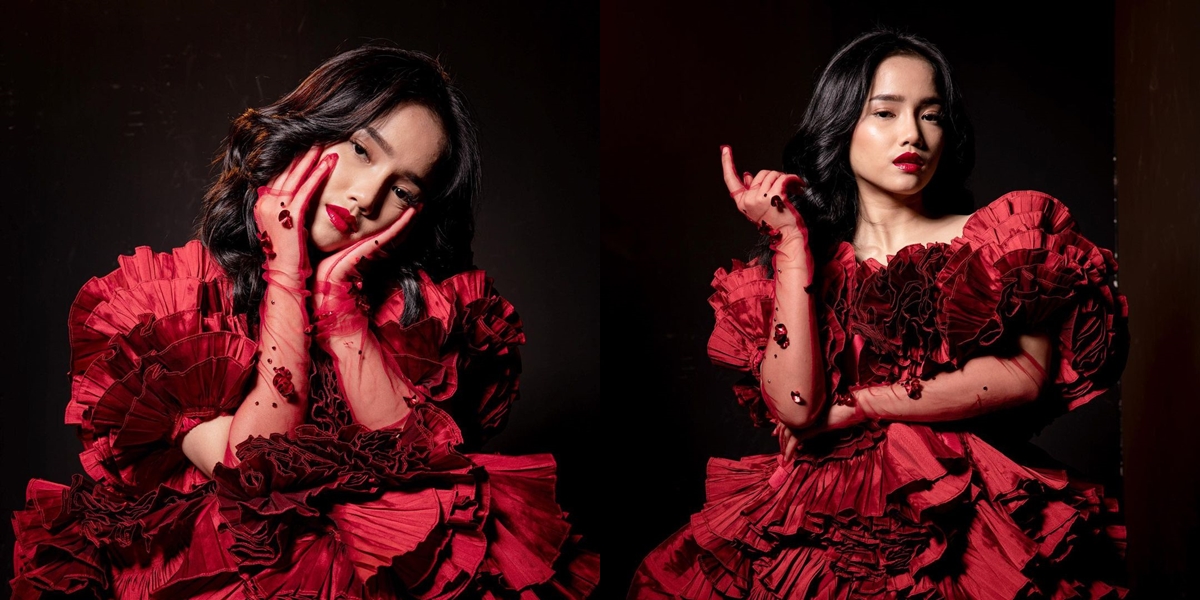 More Classy After Almost a Year as an Artist, Here are 8 Photos of Fuji in the Latest Photoshoot - Looking Stunning in a Red Dress Like a Carnation Flower