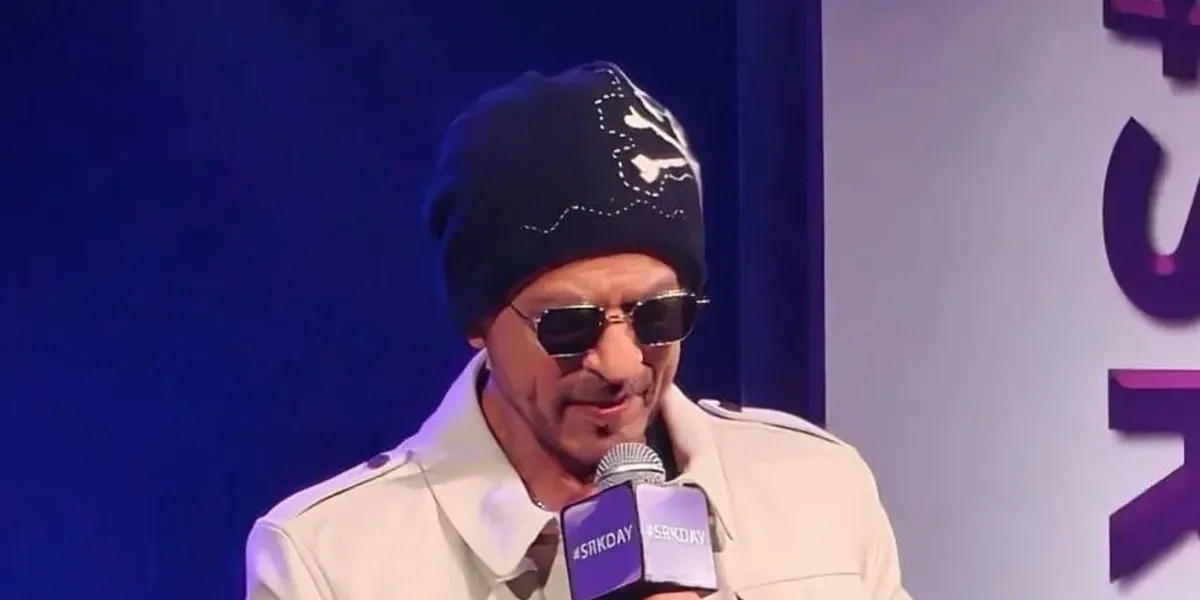 Shah Rukh Khan Celebrates 60th Birthday, Absent to Greet Fans in Front of Mannat Due to This