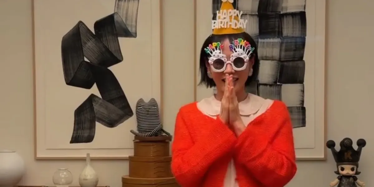 Son Ye Jin Celebrates 44th Birthday, Son's Singing Captures Attention