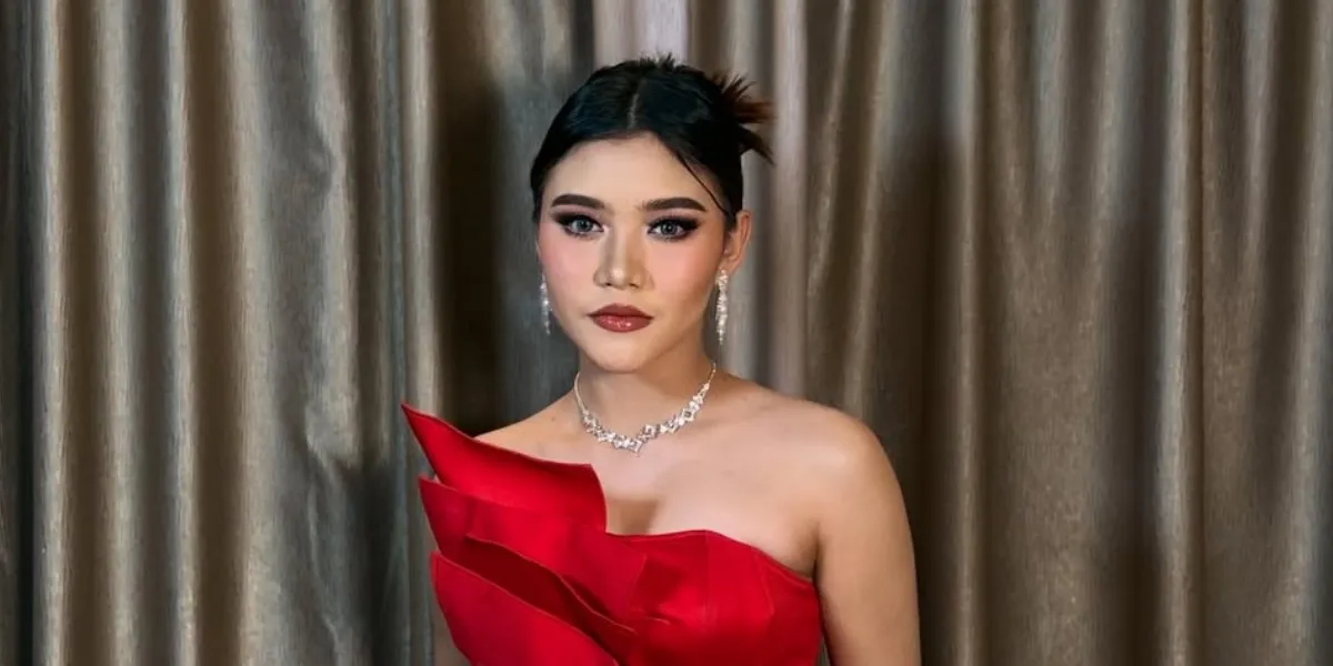 Sridevi and Melly Lee 'Compete' for Ferdi on the D'Academy 7 Stage