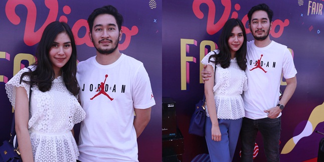 Syahnaz Sadiqah and Jeje Govinda Affectionate While Attending Vidio Fair 2.0