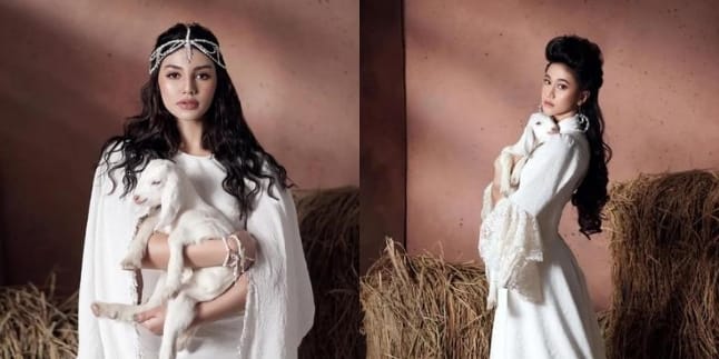 Stunning Appearance, 8 Photoshoot Styles of Keisya Levronka and Jihane Almira with Goat Kids