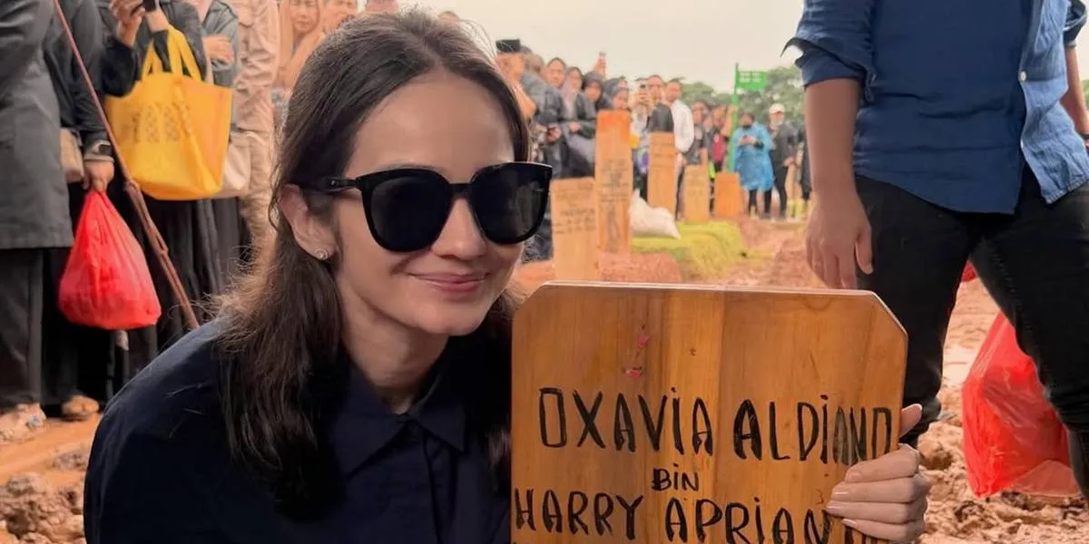Enzy Storia's Tears After Vidi Aldiano, A Sincere Smile from a Friend