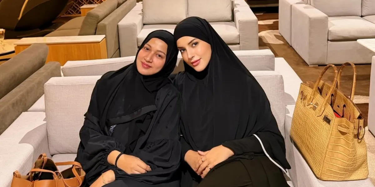 Tasya Farasya Celebrates New Year 2026 with Umrah, Wants to Cry in Despair