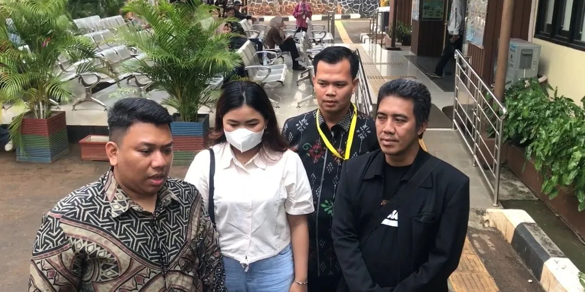 Dismisses Issues of Inheritance Disputes, Mpok Alpa's Eldest Daughter Affirms Good Family Relations