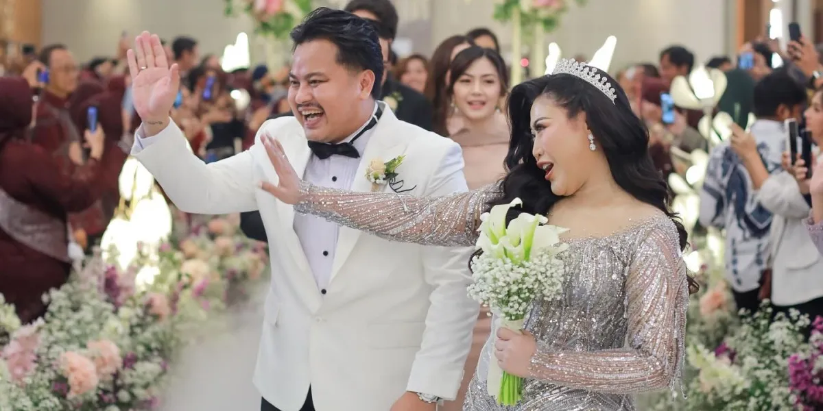 Revealed, The Love Journey of Boiyen & Her Husband Away From the Spotlight