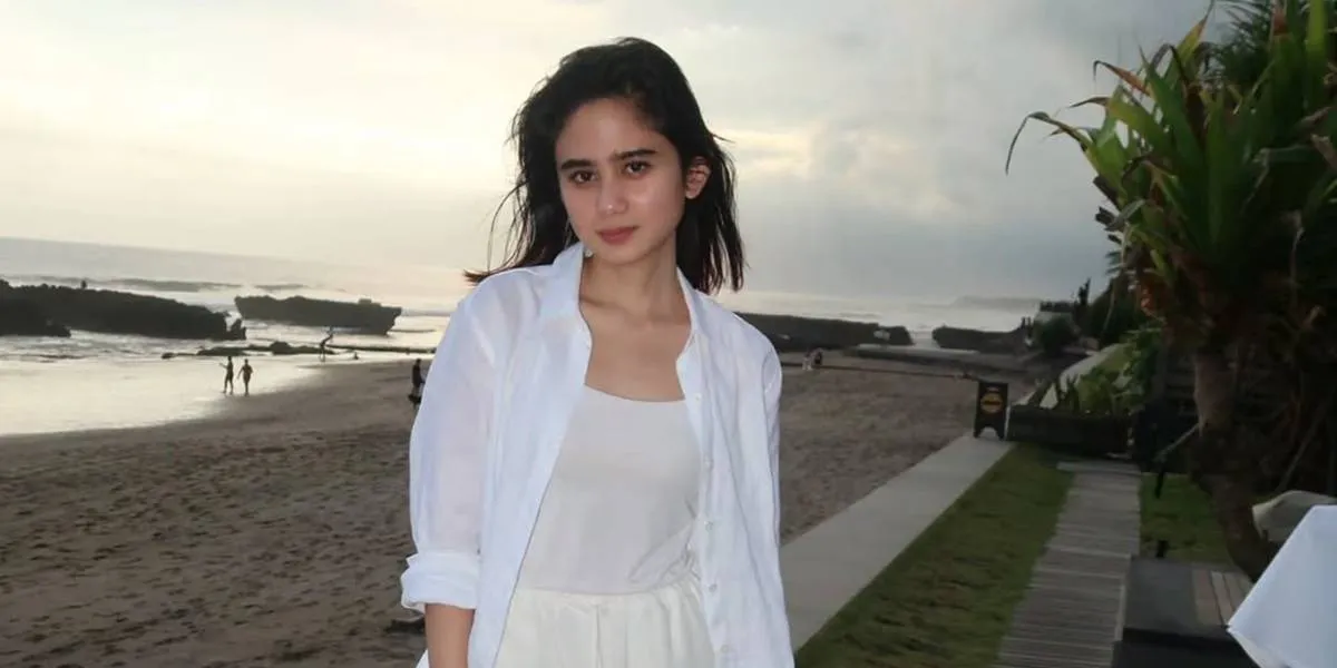 Tissa Biani Nikmati Senja di Bali Bareng Dul, Outfit Sopan Dipuji 