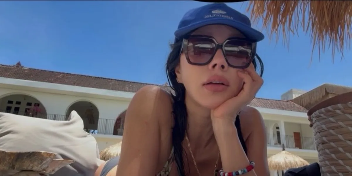 Uhm Jung Hwa Injured While on Vacation in Lombok, Toe Bruised