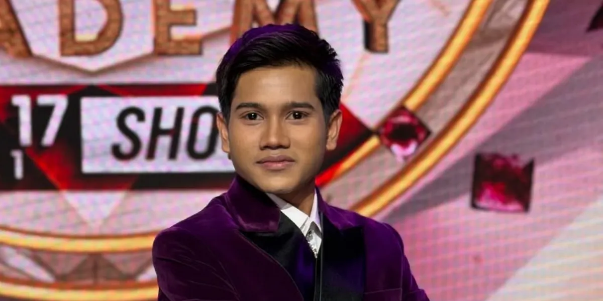 Valen in the Grand Final of D'Academy 7: Touching Performance Duet with Putri Ariani