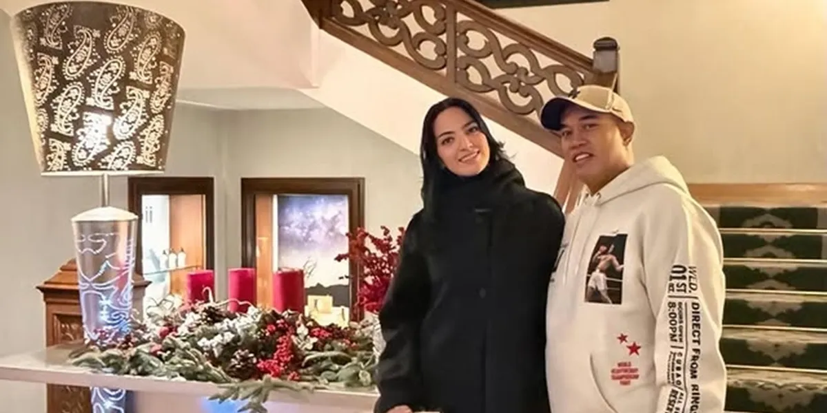 Viral Nia Ramadhani and Ardi Bakrie Rumored to Divorce, Relaxing in Singapore