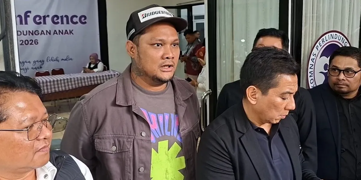 Virgoun Ready to Mediate with Inara Rusli for the Sake of Their Child