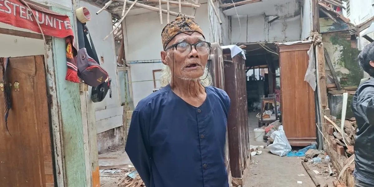 Matraman Residents Work Together to Build Diding Boneng's House, Targeting Completion in Two Months