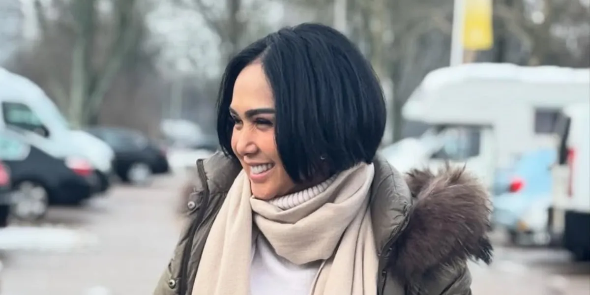 Yuni Shara Vacationing Alone with Her Eldest Son