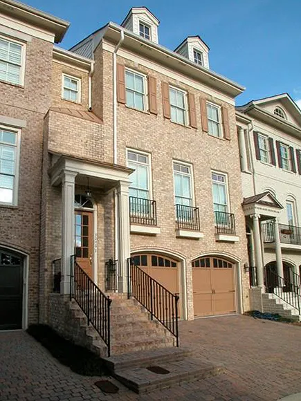 Rumah Bobbi Kristina dijual 6,5 miliar rupiah © People