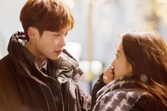 Park Shin Hye akan mengungkapkan cinta In Ha pada Dal Po lewat lagu Love Is Like Snow. @soompi.com