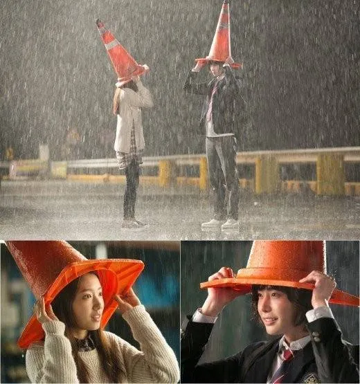 Park Shin Hye dan Lee Jong Suk dalam sebuah adegan Pinocchio. SBS®