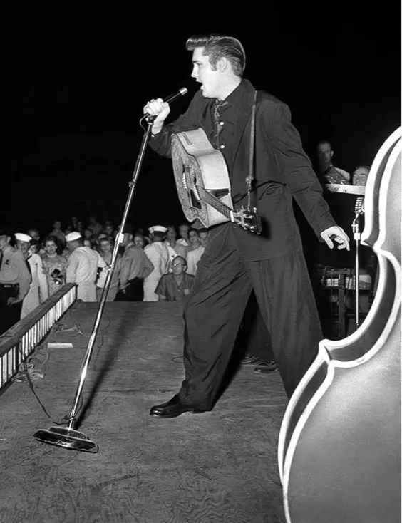 Elvis Presley main gitar via: pinterest