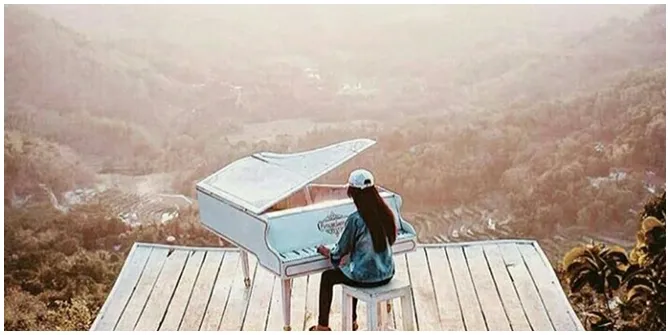 Tempat wisata Pintu Langit Dahromo juga menjadi spot foto yang banyak dicari oleh traveler.