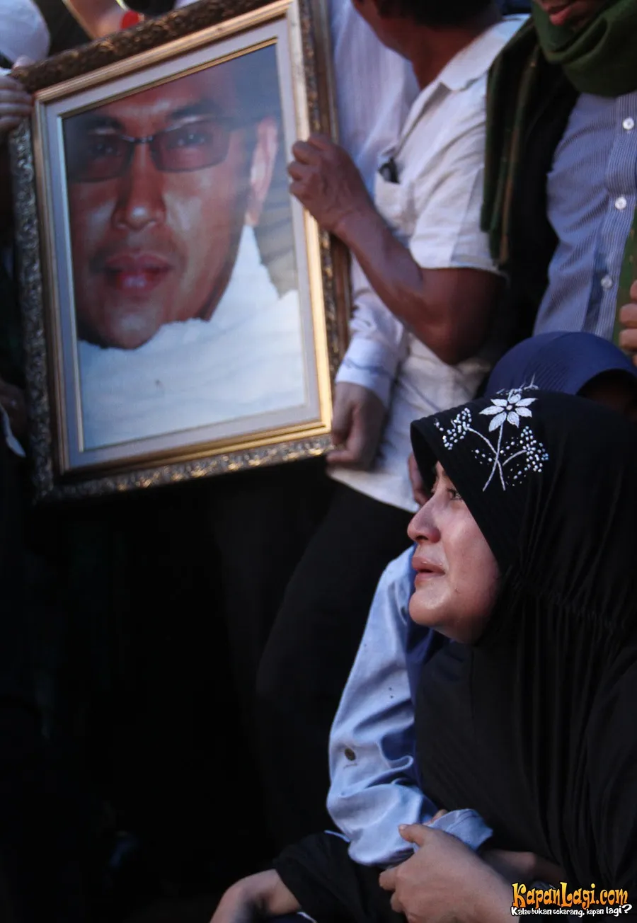 Kematian Uje karena kecelakaan dua tahun lalu, membuat Pipik begitu hancur