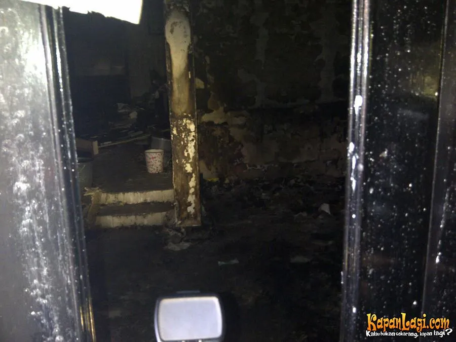 Ruang Rumah Pipik Dian Irawati Setelah Terbakar © KapanLagi.com