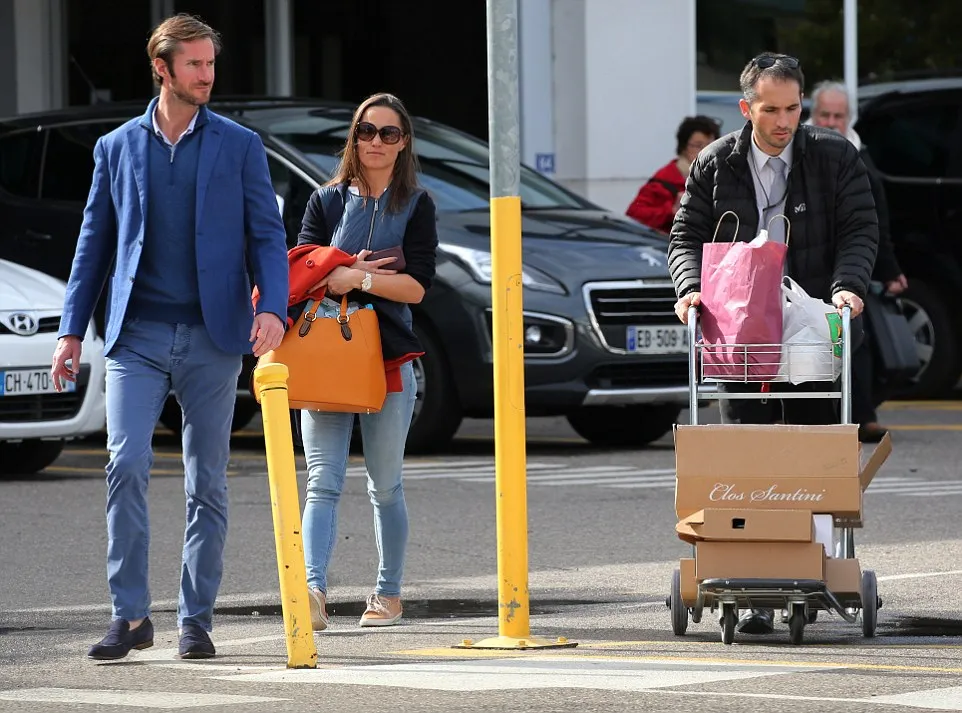 Pippa & James © Daily Mail