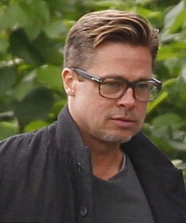 Brad Pitt pamer gaya rambut baru, menurut kalian? | merdeka.com