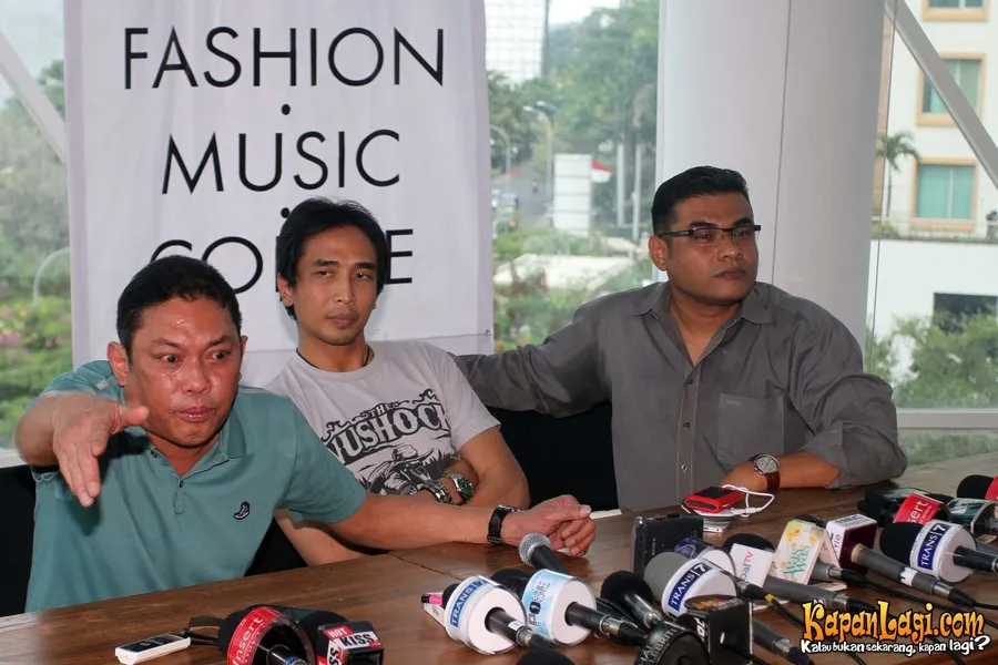 Adiguna Sutowo dan Piyu Padi