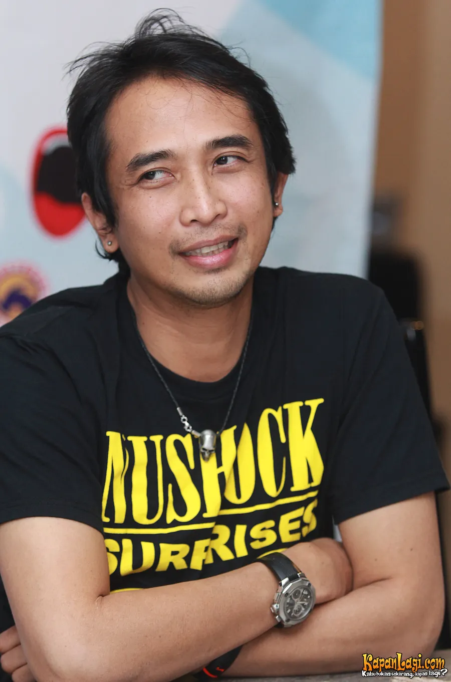Piyu membuka distro miliknya.