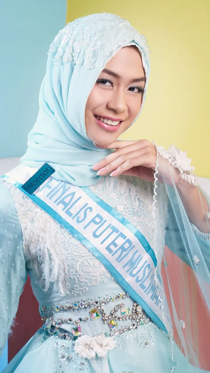 Sekar Fathiya Azni Top 5 Puteri Muslimah Indonesia 2017 (credit: Indosiar)