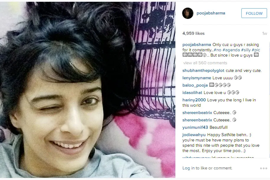 Ini dia selfie cantik pagi hari ala Pooja Sharma yang bikin deg-degan © Instagram.com/poojabsharma