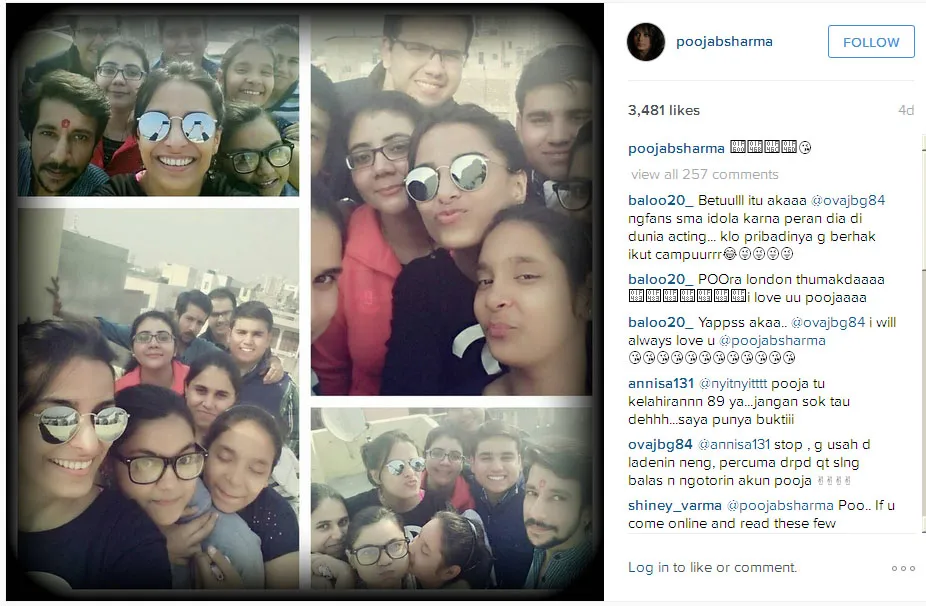 Pooja Sharma groufie seru bareng beberapa temannya, makin cantik kan? © Instagram.com/poojabsharma