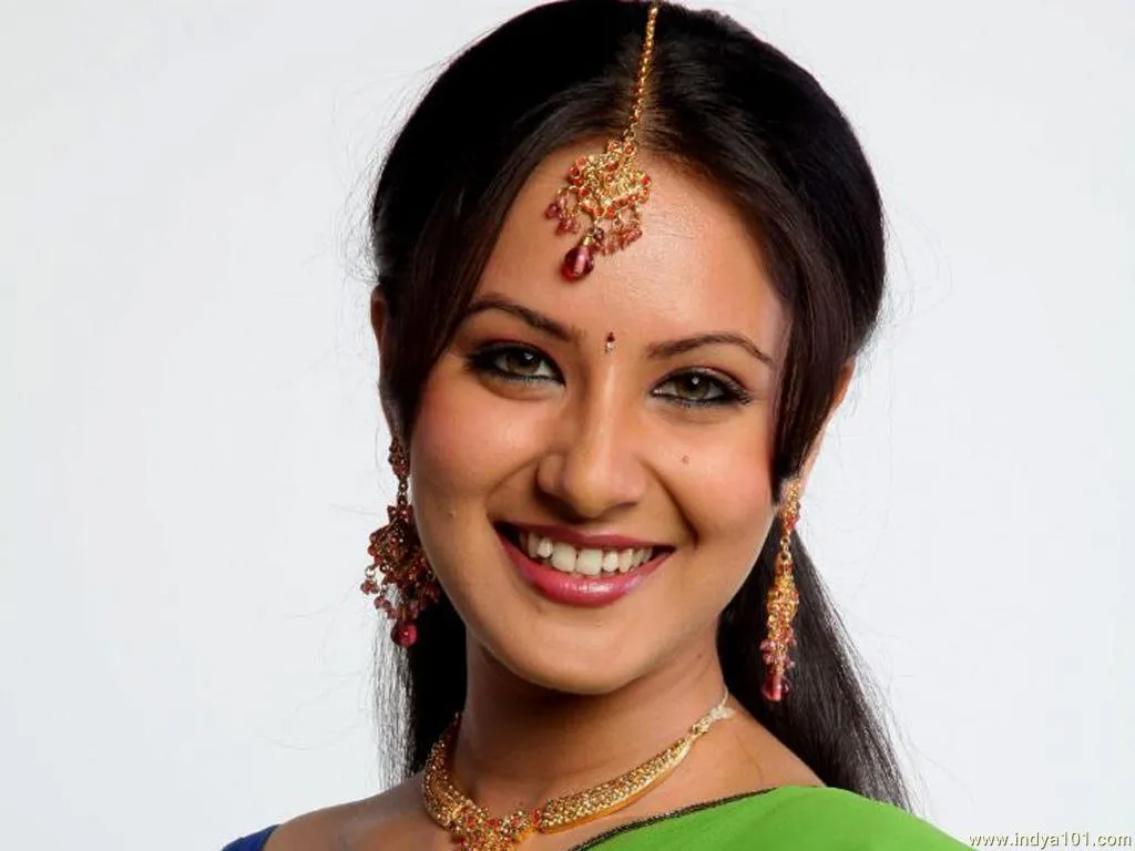 Pooja Bose. @istimewa