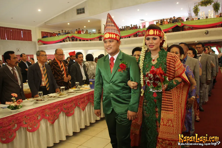 Posan dan Valentina menikah tanggal 13 Juni 2013
