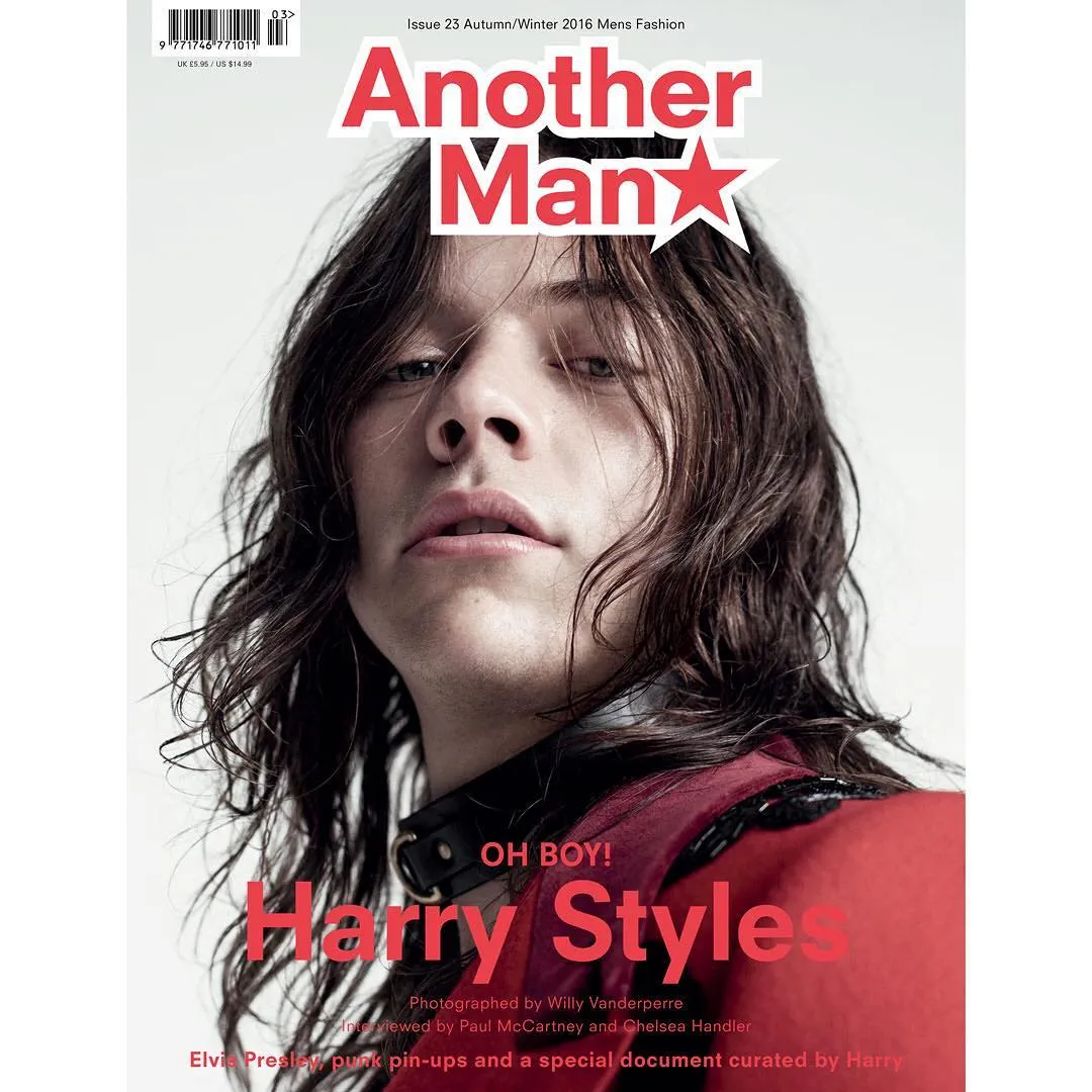 Foto ketiga, Styles tampil ala glamour rock-star yang membuktikan dirinya benar-benar 'in style'! © instagram.com/harrystyles