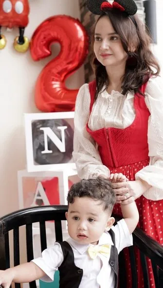 Potret Angelica Simperler Rayakan Ultah Anak (Credit: Instagram/angelicasimp.new)