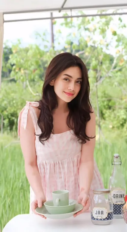 Potret Celine Evangelista Tampil Kalem (Credit: Instagram/celine_evangelista)