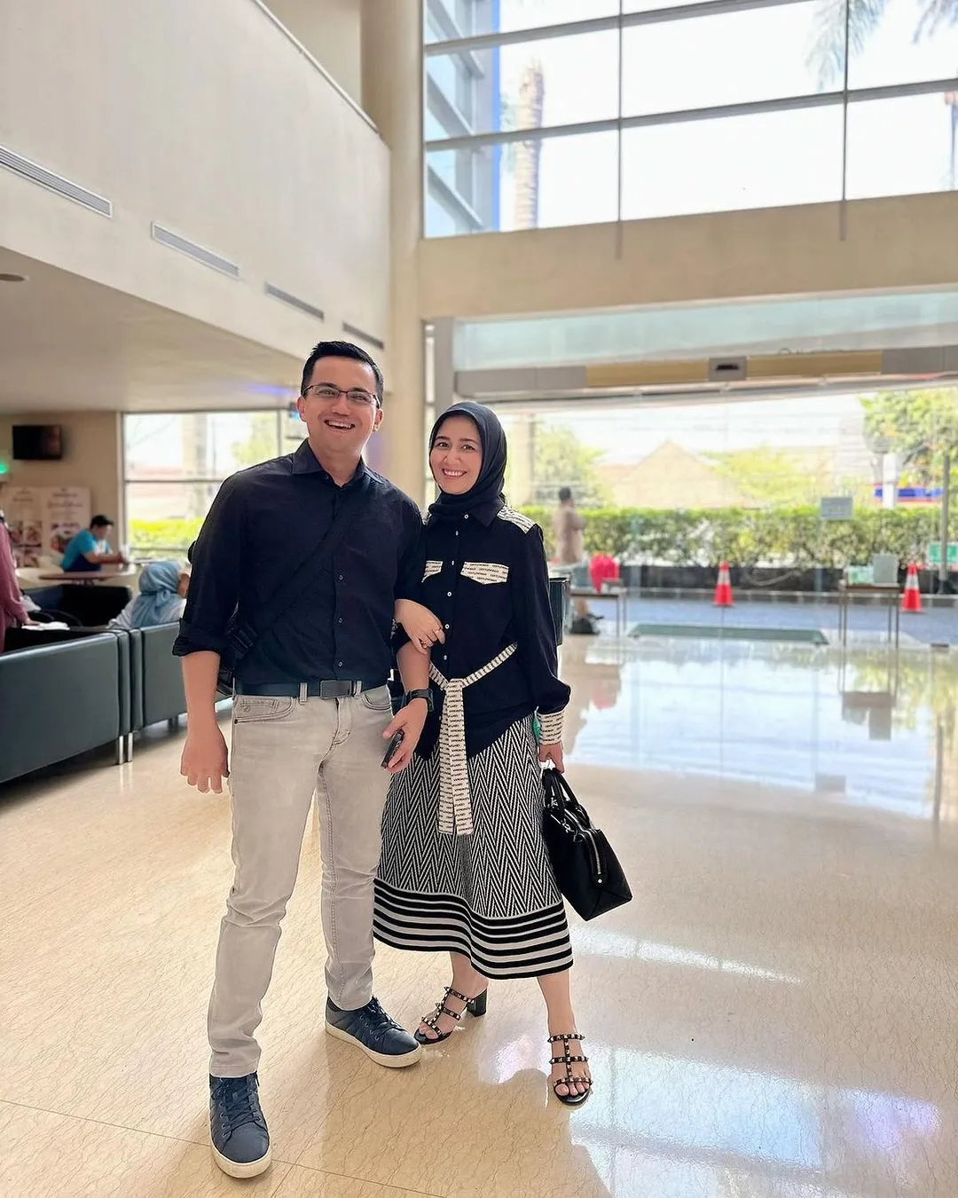 Potret Dine Mutiara Istri Sahrul Gunawan