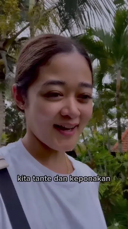 Potret Gisela Cindy Momong Anak Gracia Indri (Credit: Instagram/giselacindy12)