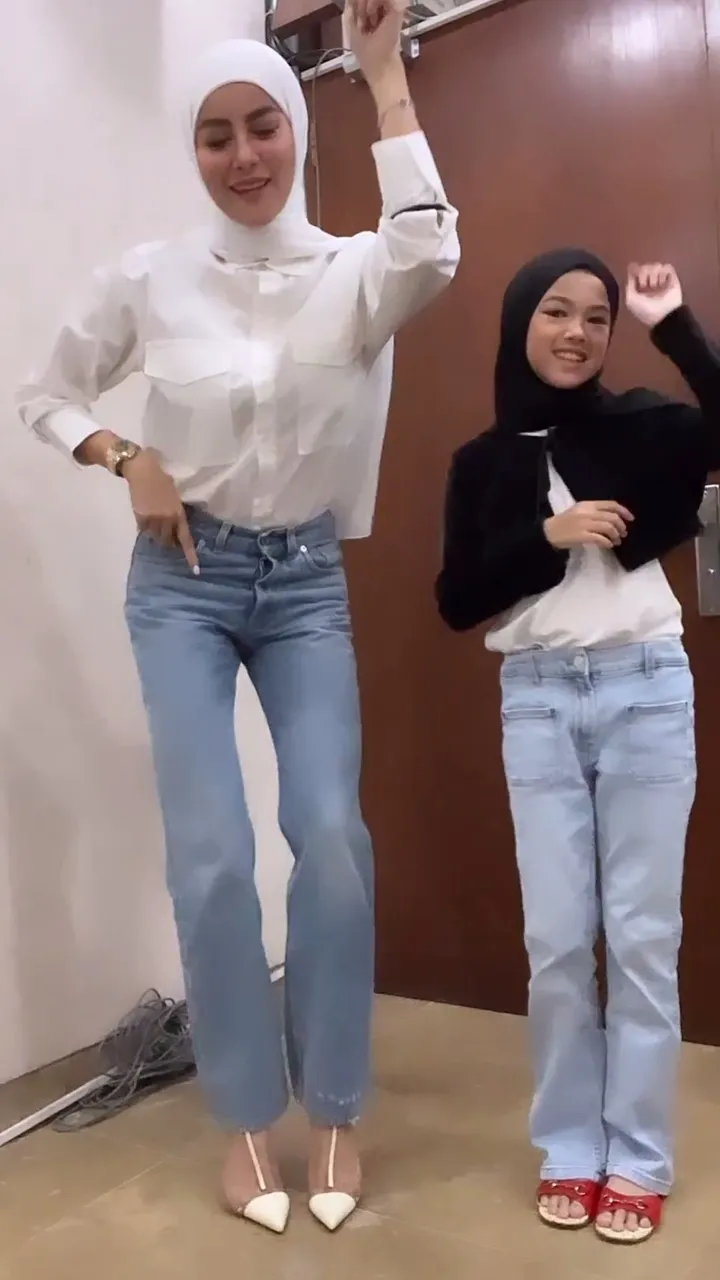 Kaki Jenjang Jadi Sorotan