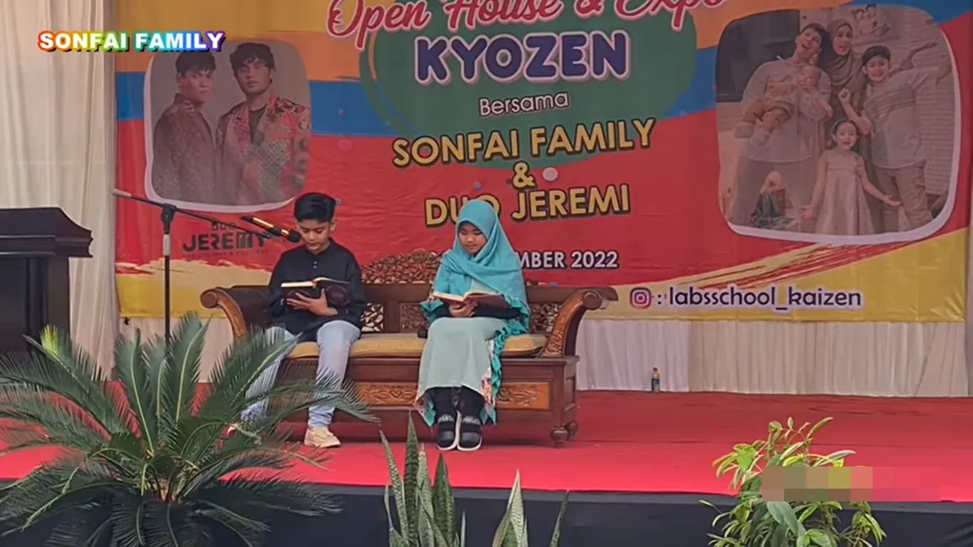 Tampil di Acara Sekolah