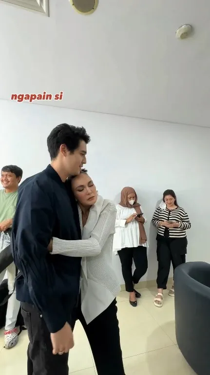 Romantis Bikin Mleyot