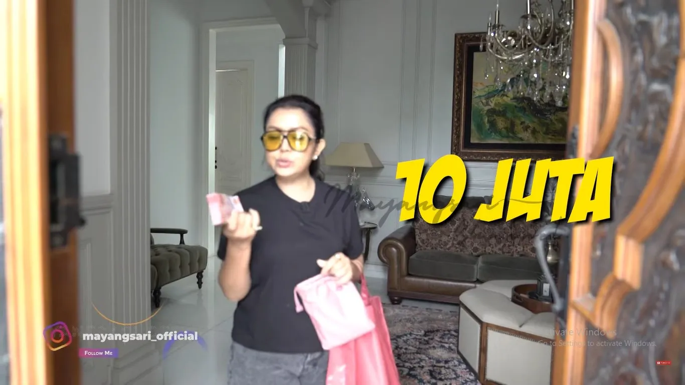 Potret Mayangsari Belanja (Credit: Youtube/MAYANGSARI CHANNEL)