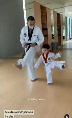 (credit: instagram.com/raphael_moeis)