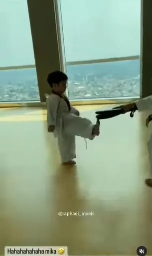 (credit: instagram.com/raphael_moeis)